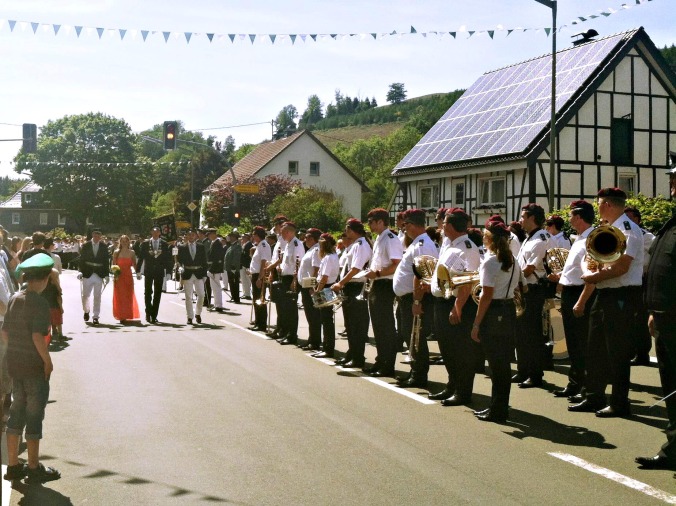 saturday-afternoon-royal-schutzenfest-parade